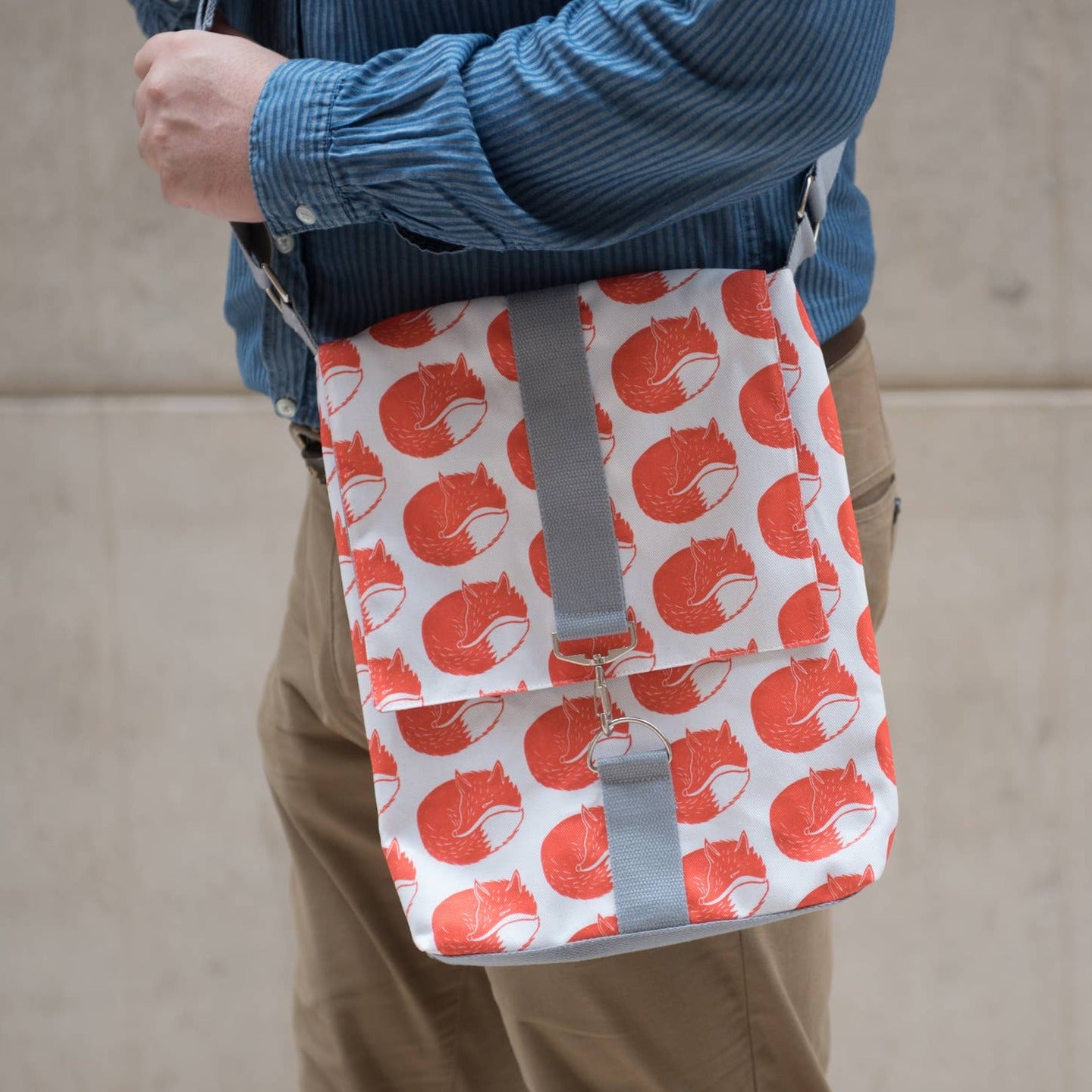 Orange fox print messenger bag